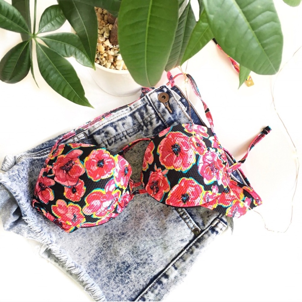 🖤 Topshop Floral Bikini Top